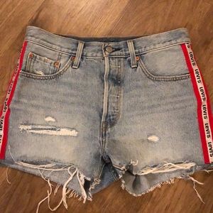 NWOT Levi’s 501 Tape Text